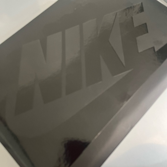 Nike Air Foamposite Royal (2024) - Picture 7 of 12